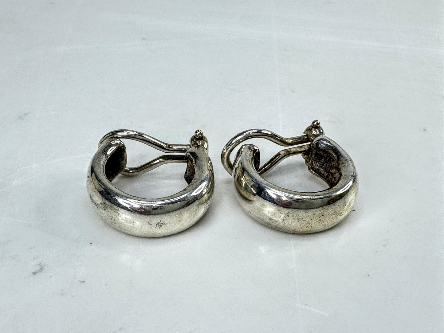 Vintage Tiffany & Co. Sterling Silver Small Hoop Omega Back Earrings 7.4g JR2010
