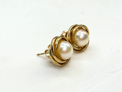 Vintage 14K Gold Pearl Nest Swirl Stud Earrings 7mm Pearl 11mm JR1939