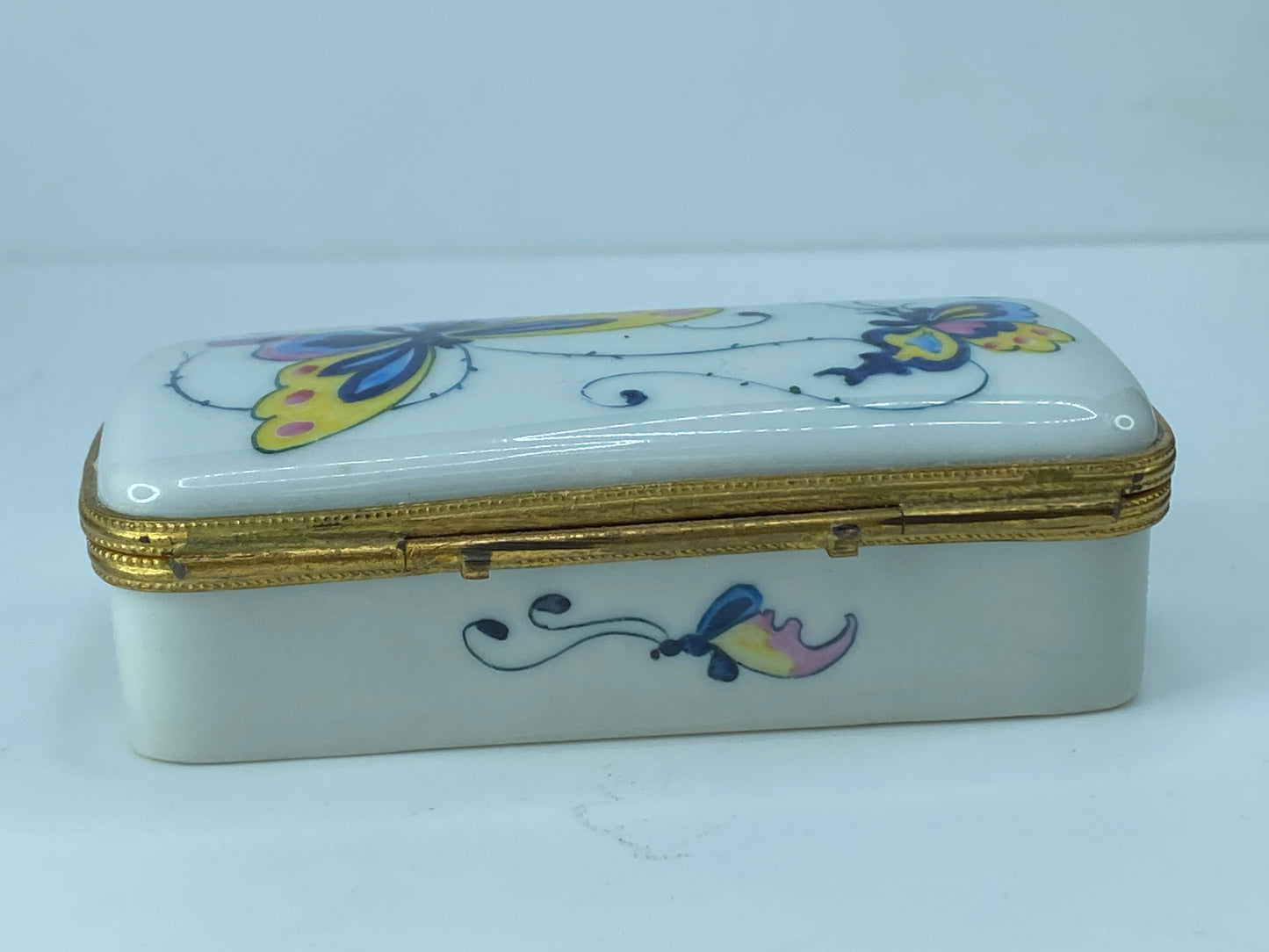 Limoges France "Butterflies lover" classic peint Main trinket A28