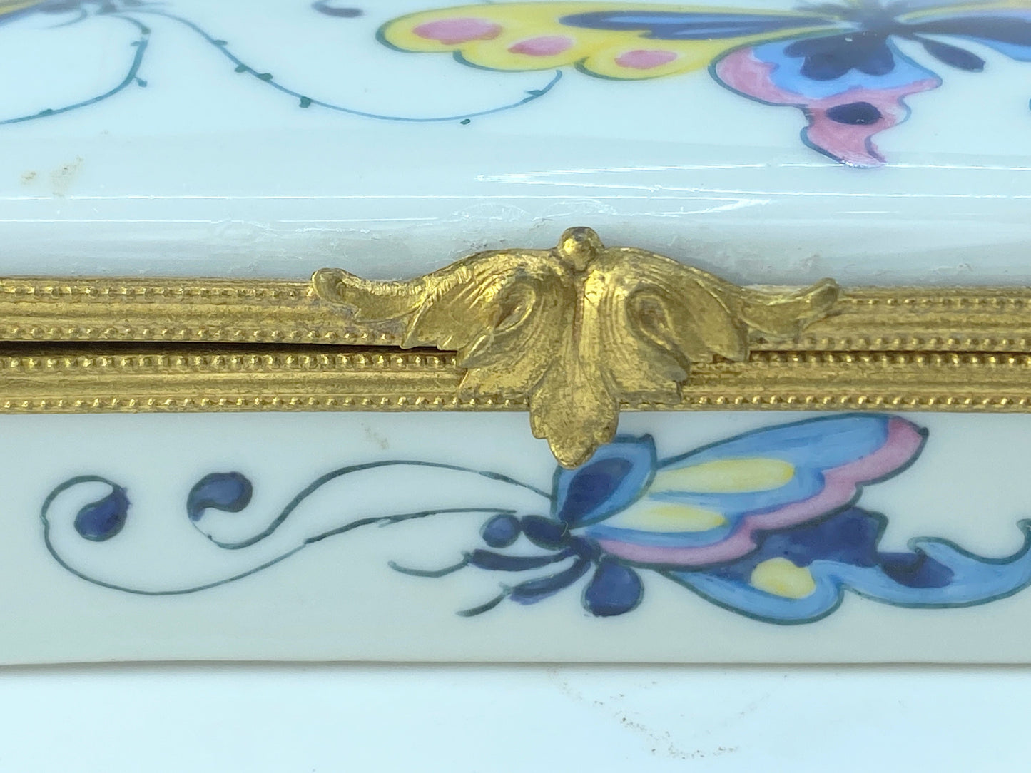 Limoges France "Butterflies lover" classic peint Main trinket A28