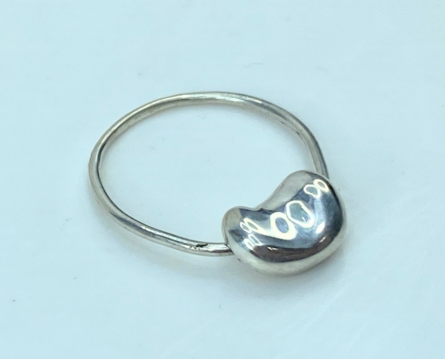 Beautiful Tiffany & Co. Elsa Peretti Rotating Bean Ring in Sterling Silver JR727