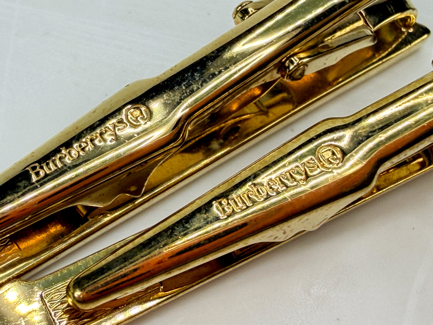 Vintage Burberrys Gold Tone Tie Clip Set Black Enamel Ends Boxed SS488