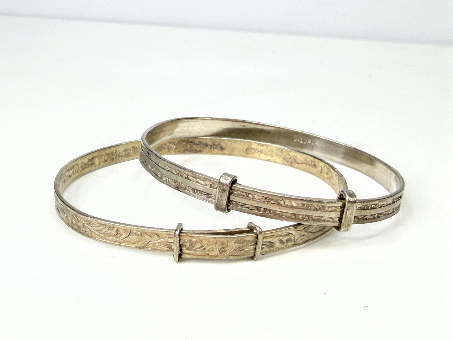 Vintage British Silver Adjustable Engraved Bangle Bracelets Pair 12.7g JR1943