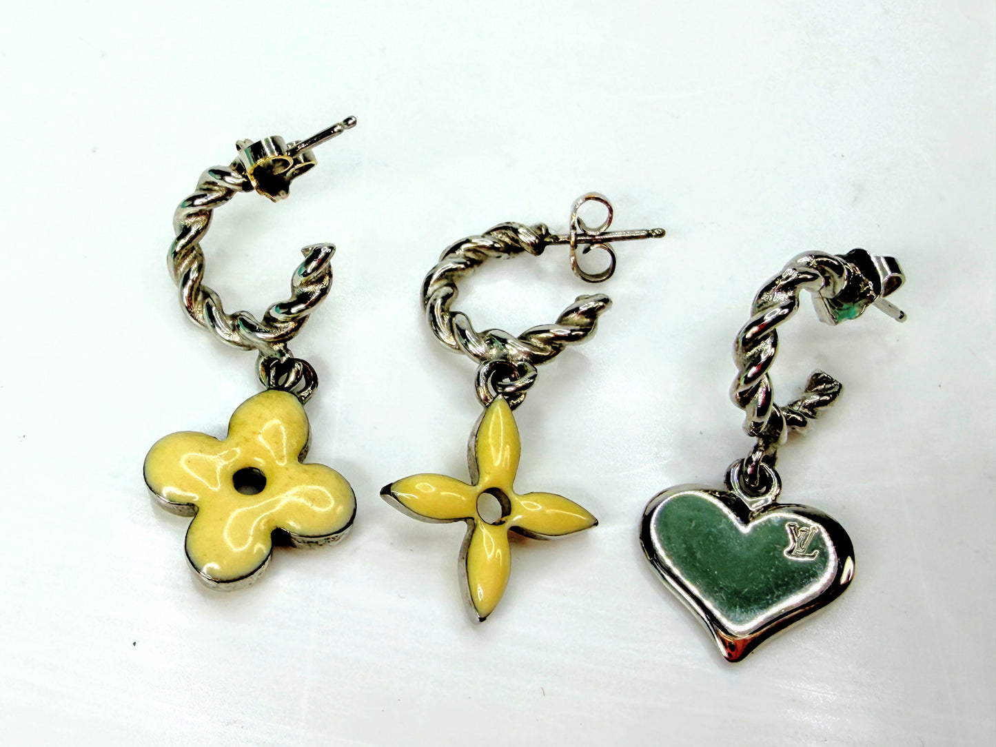 Vintage Louis Vuitton Sweet Monogram 3-Piece Heart Flower Hoop Earrings HS851