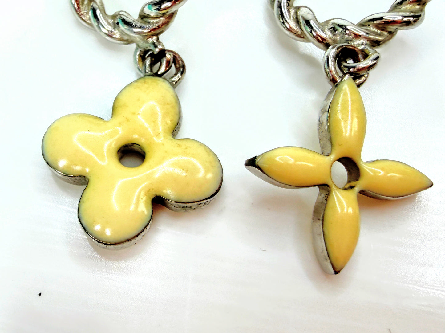 Vintage Louis Vuitton Sweet Monogram 3-Piece Heart Flower Hoop Earrings HS851
