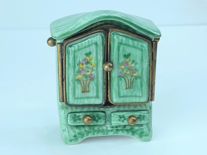 Rare Limoges Lady Closet with wardrobe movable drawers trinket A36