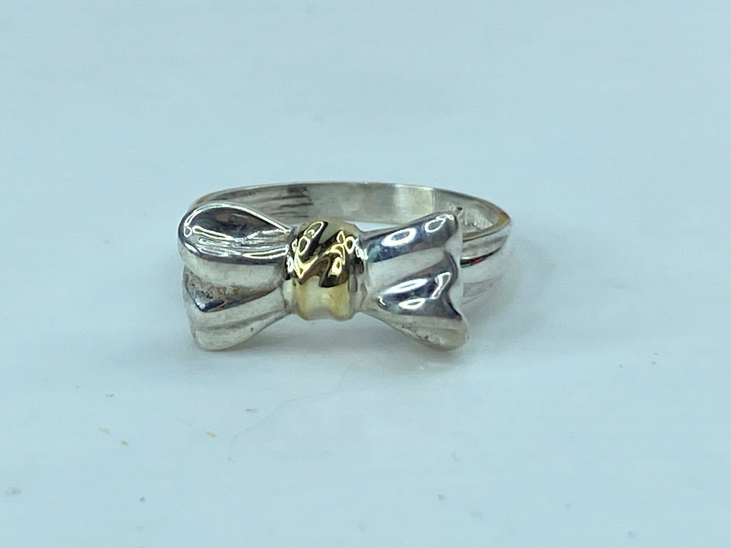 Tiffany & Co. 18K Yellow Gold and Sterling Silver Bow Ring Size 7 3.8g JR739