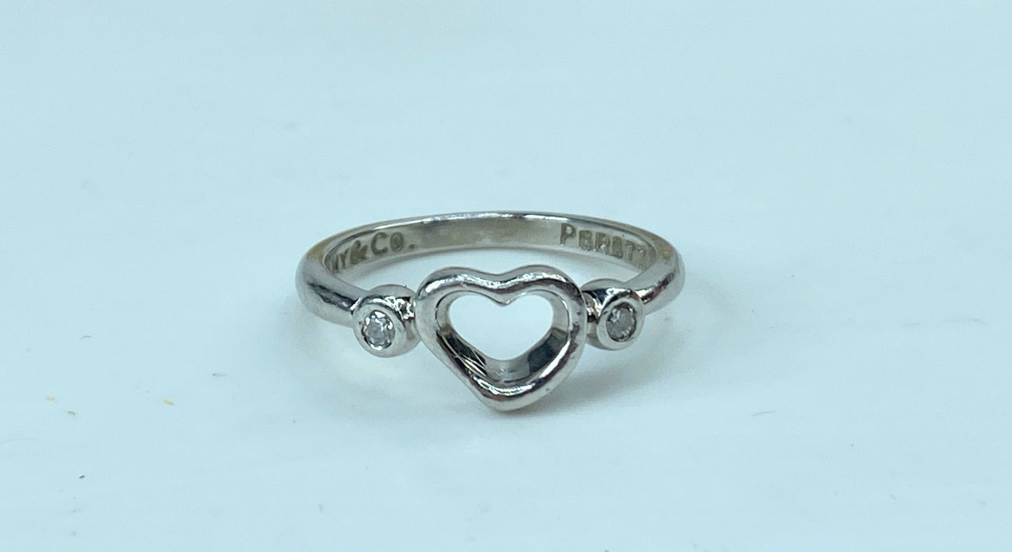 Tiffany & Co ring. "Open heart" in Platinum 950 and diamonds s6 3.7g JR740