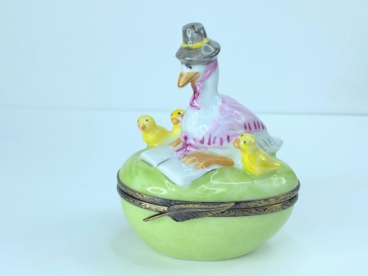 Limoges France Peint Main Mother Goose & gosling trinket box A42