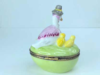 Limoges France Peint Main Mother Goose & gosling trinket box A42