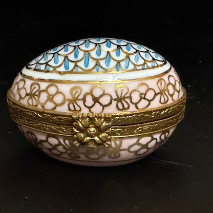 Limoges Hand Painted Porcelain Trinket Box Floral Basket Clasp A778