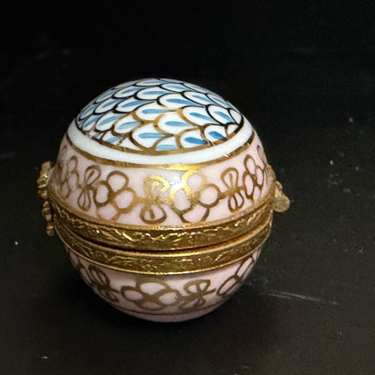Limoges Hand Painted Porcelain Trinket Box Floral Basket Clasp A778