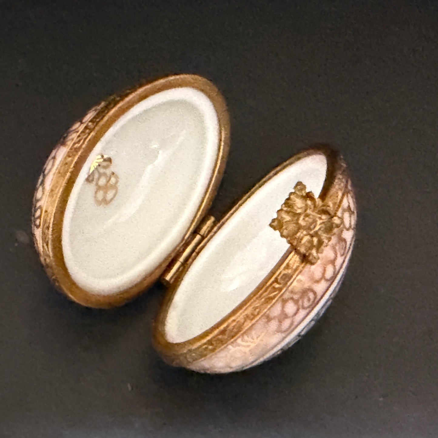 Limoges Hand Painted Porcelain Trinket Box Floral Basket Clasp A778