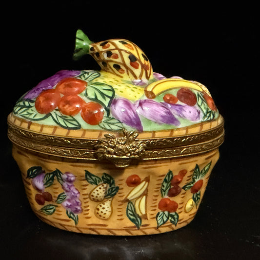 Limoges Hand Painted Fruit Basket Trinket Box with Sculpted Fruit Lid JR782