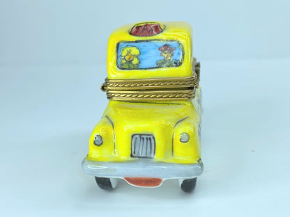 Limoges Peint Main Yellow Taxi Cab passengers trinket box A52