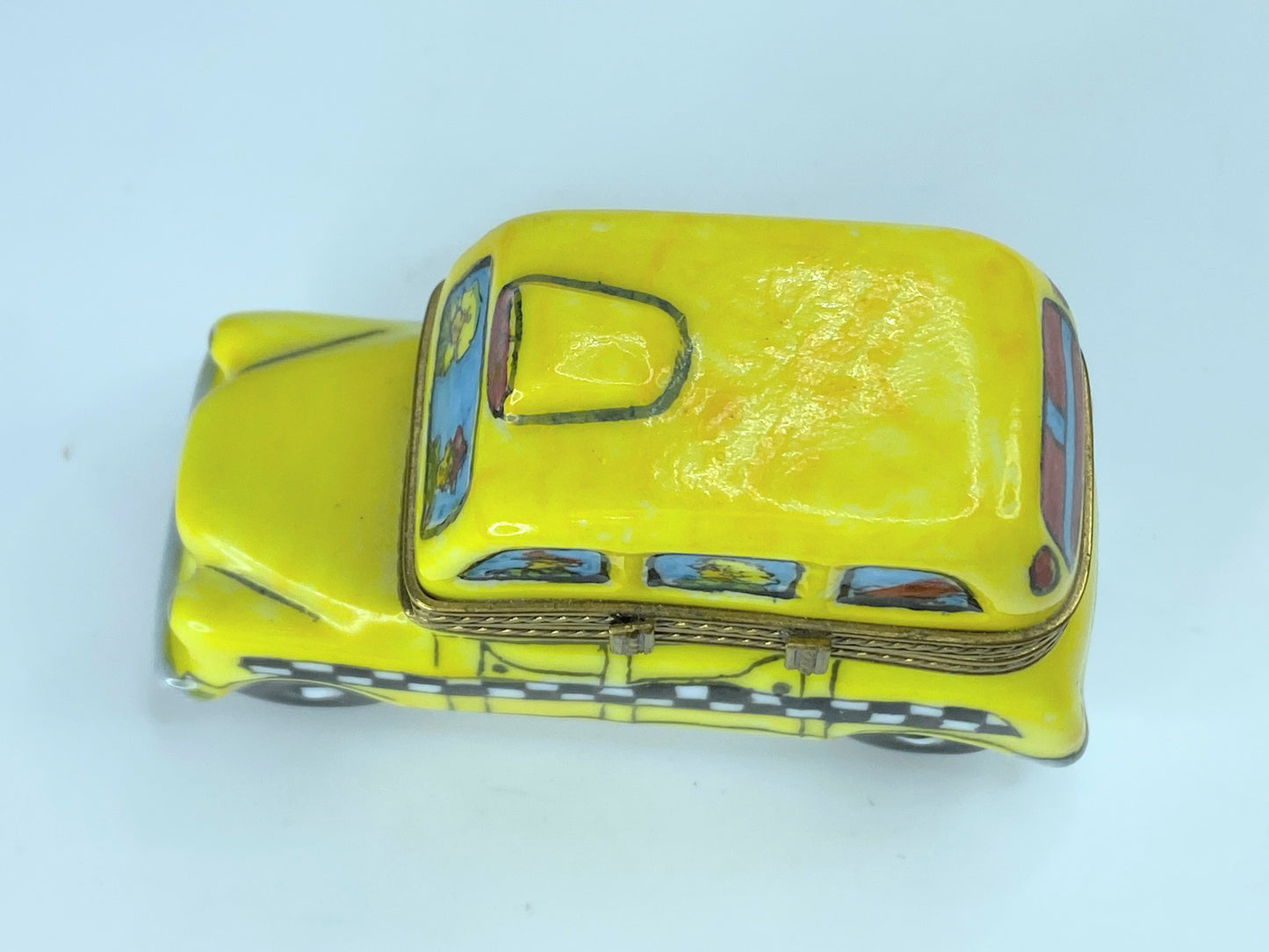 Limoges Peint Main Yellow Taxi Cab passengers trinket box A52