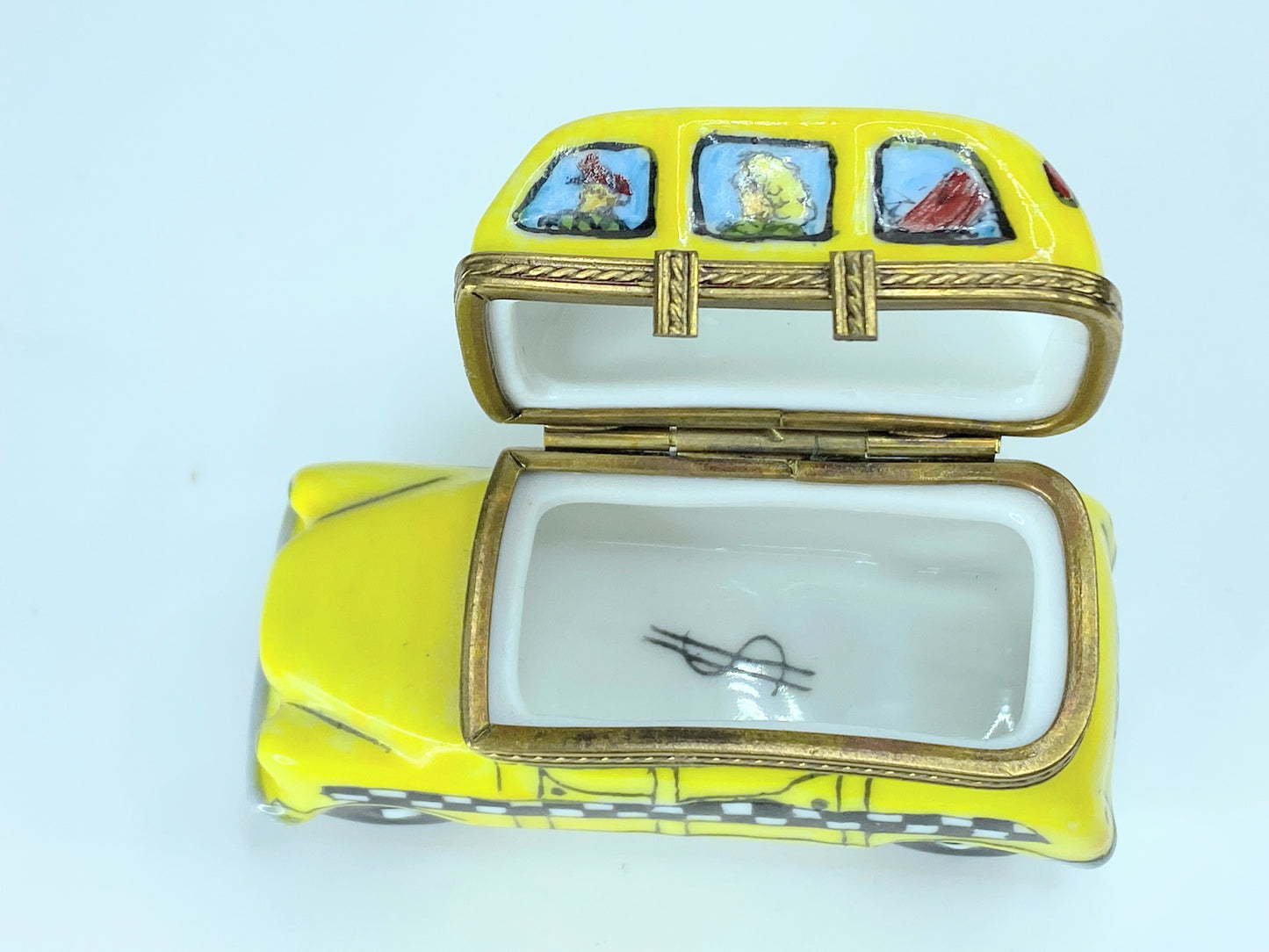 Limoges Peint Main Yellow Taxi Cab passengers trinket box A52