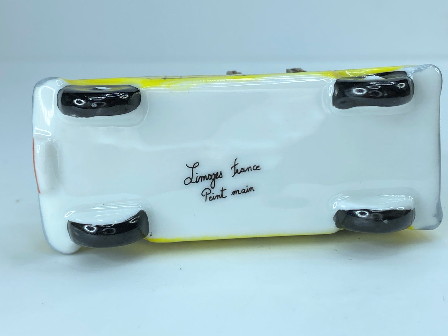 Limoges Peint Main Yellow Taxi Cab passengers trinket box A52