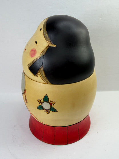 Sansaku Sekiguchi 関口三作 Title: Okame おかめ / 阿亀 Sosaku Kokeshi with Doll Box A1208