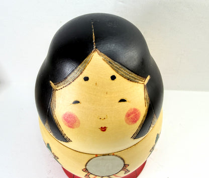 Sansaku Sekiguchi 関口三作 Title: Okame おかめ / 阿亀 Sosaku Kokeshi with Doll Box A1208
