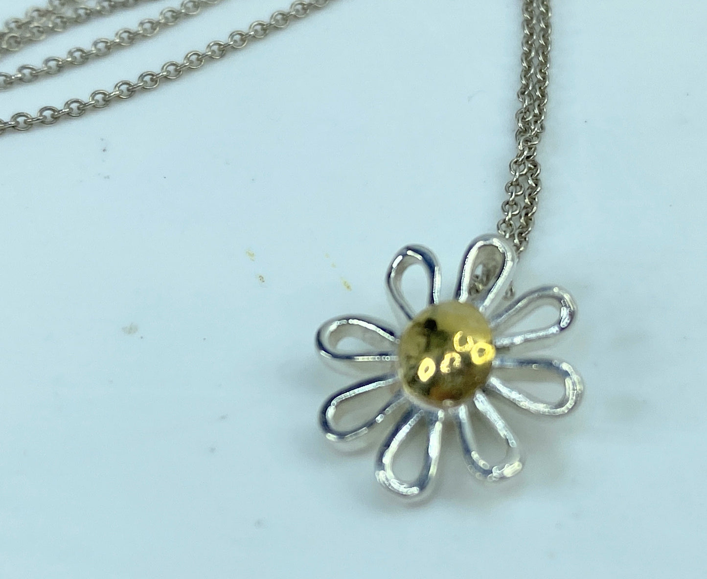 Tiffany & Co Paloma Picasso Daisy 18K Sterling Flower pendant Necklace 16"JR756
