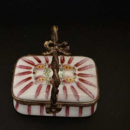 HS Limoges Hand Painted Porcelain Box with Twisted Handle Limited 25/500 A794