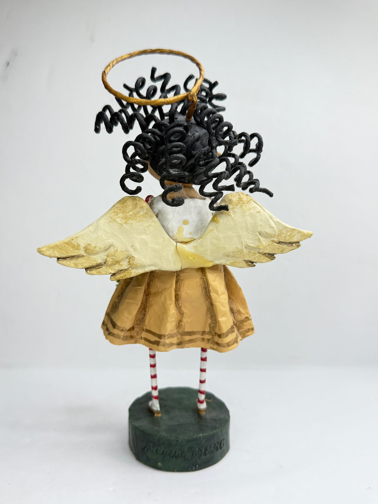 Lori Mitchell Seasons Greetings Christmas Angel Wreath Figurine ESC 11172 XN