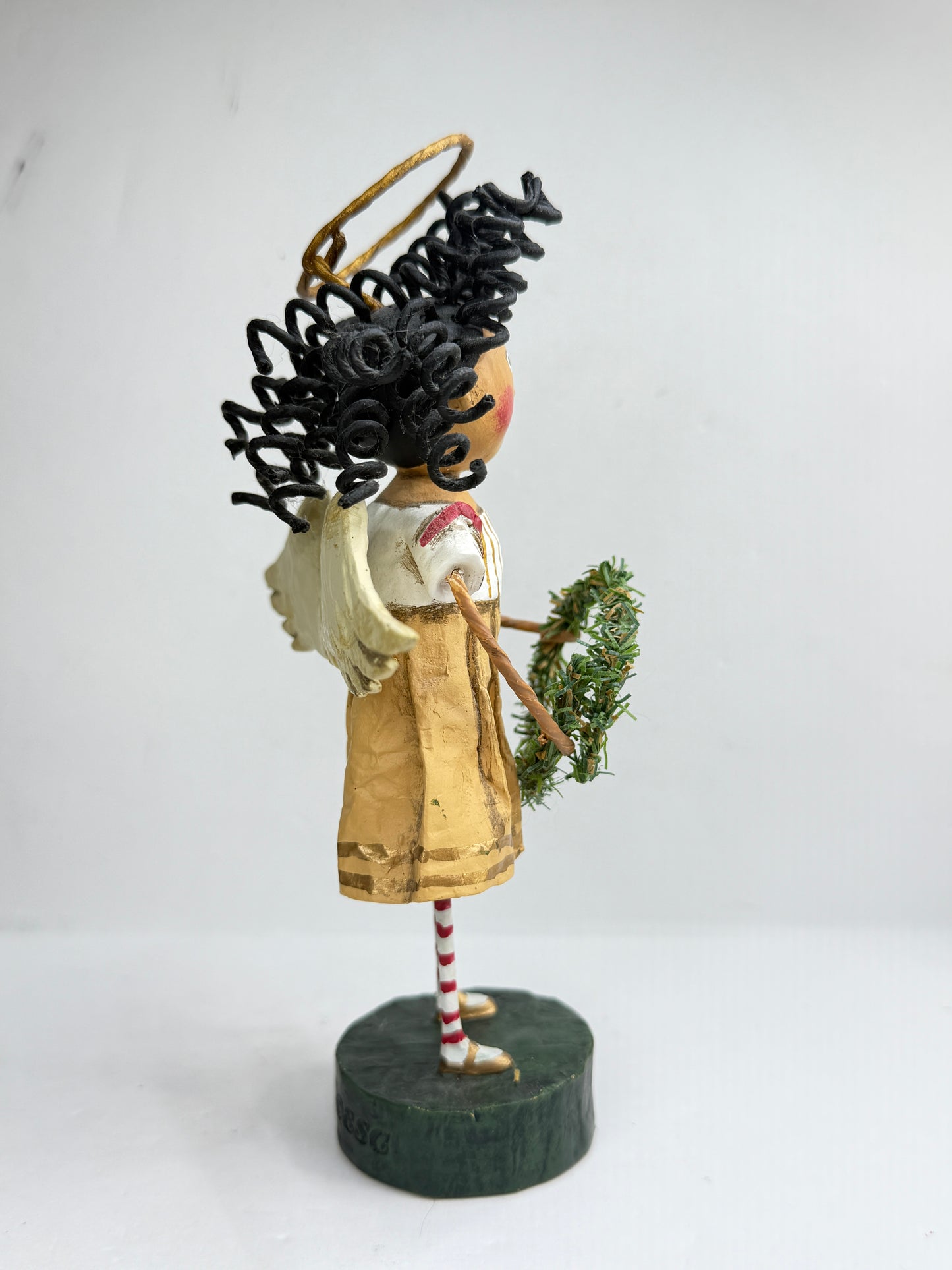 Lori Mitchell Seasons Greetings Christmas Angel Wreath Figurine ESC 11172 XN