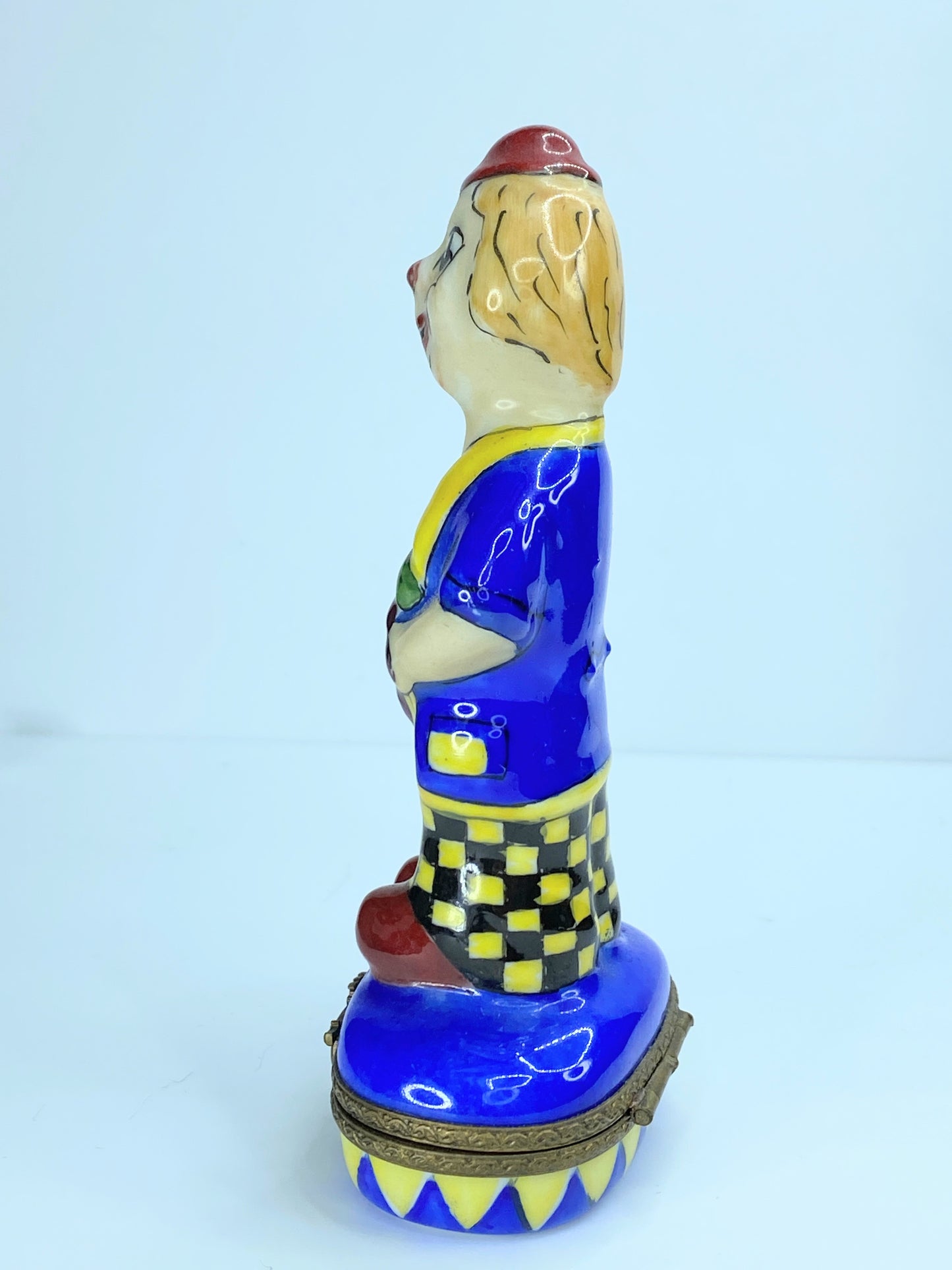 Limoges JD Jester clown holding Flower and Flute trinket A55