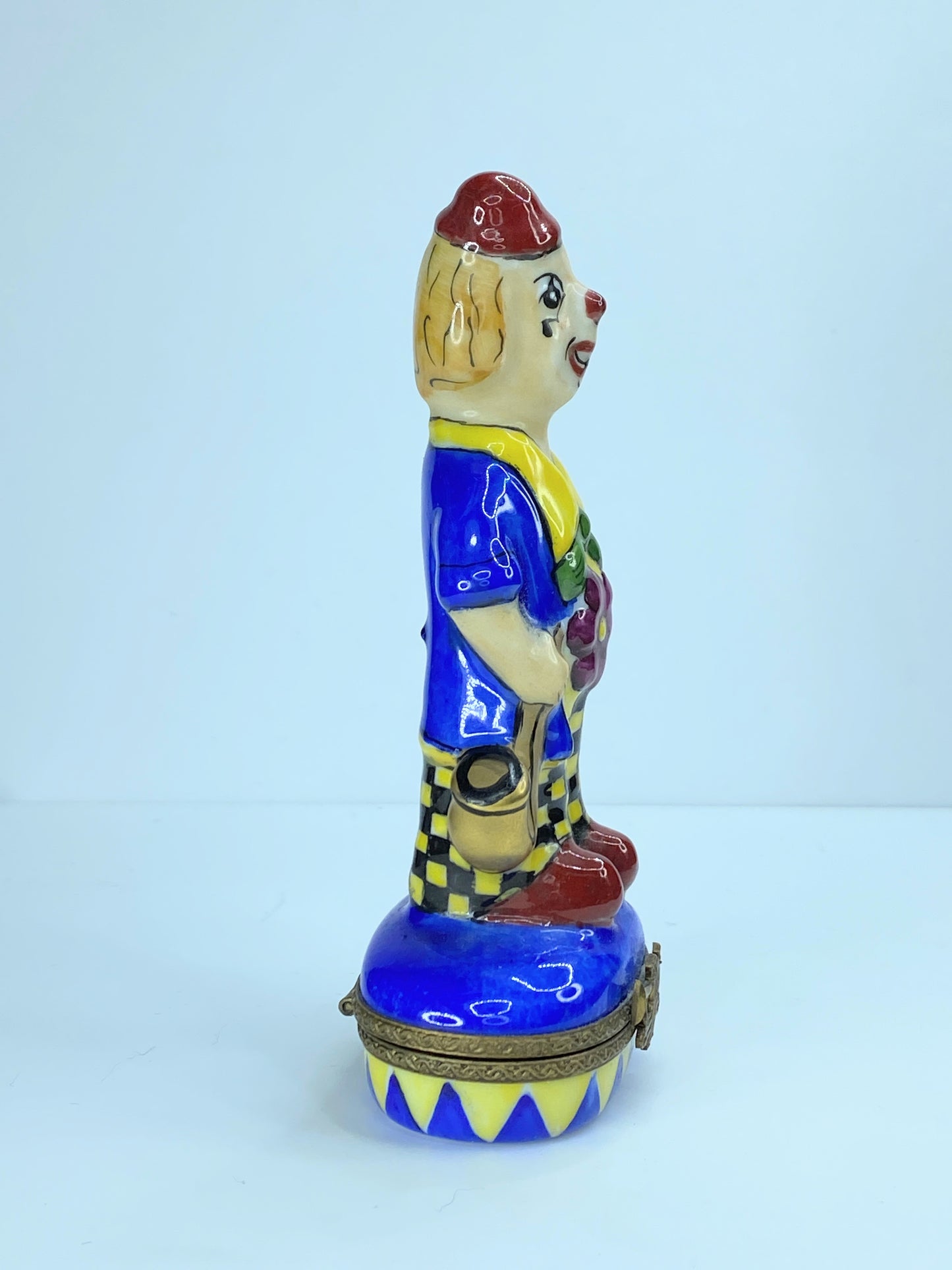 Limoges JD Jester clown holding Flower and Flute trinket A55