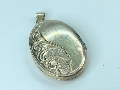 English Sterling silver 925 Scroll Oval locket 1 7/8" 12g JR796
