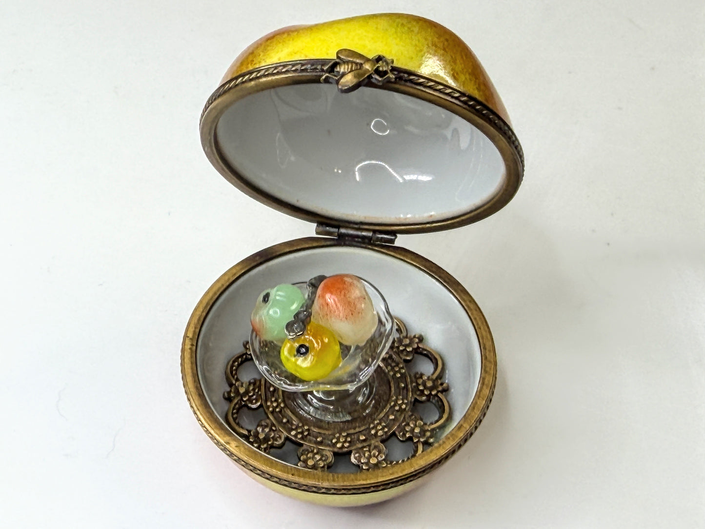 Vintage Limoges France Peint Main Peach Fruit Trinket Box Glass Compote A1187