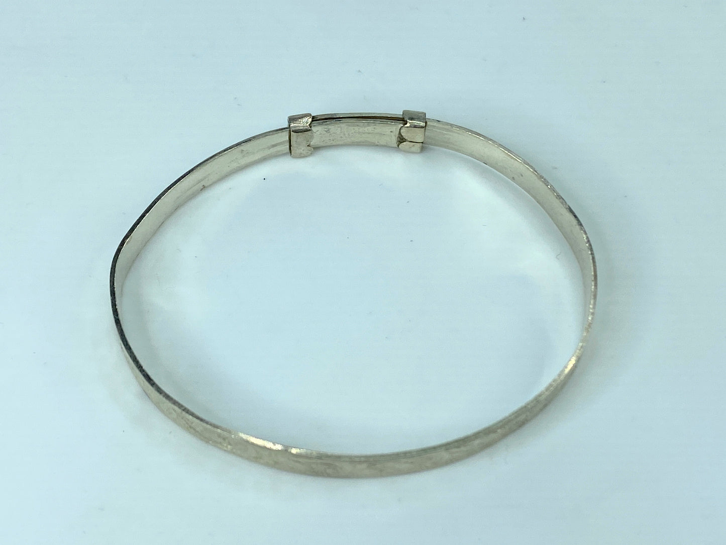 c1930's Sterling Silver 4.4mm Floral expandable children bangle 5.5" 5.1g JR814