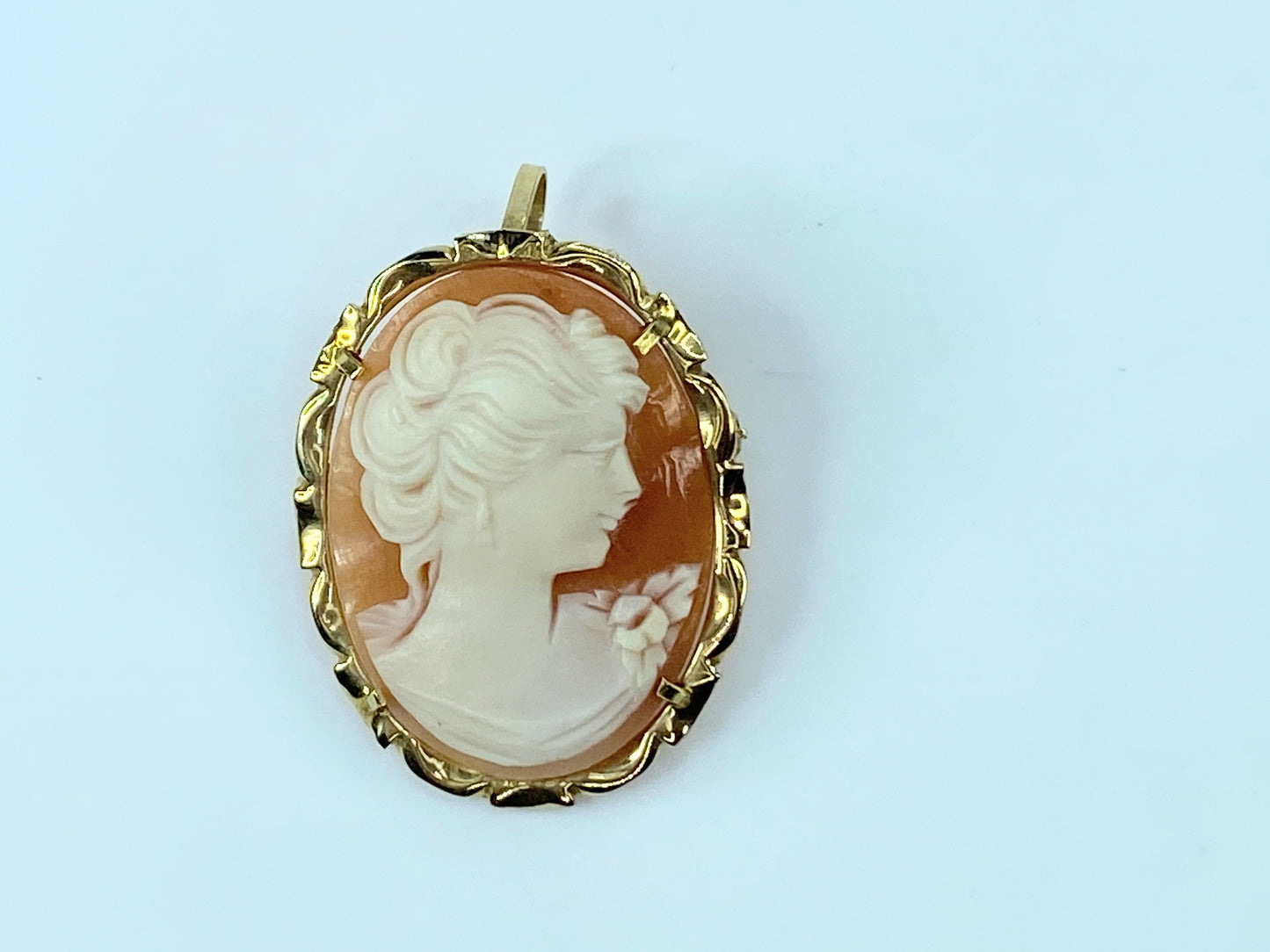 Shell Cameo Brooch pendant Young Lady 14K gold JR8989