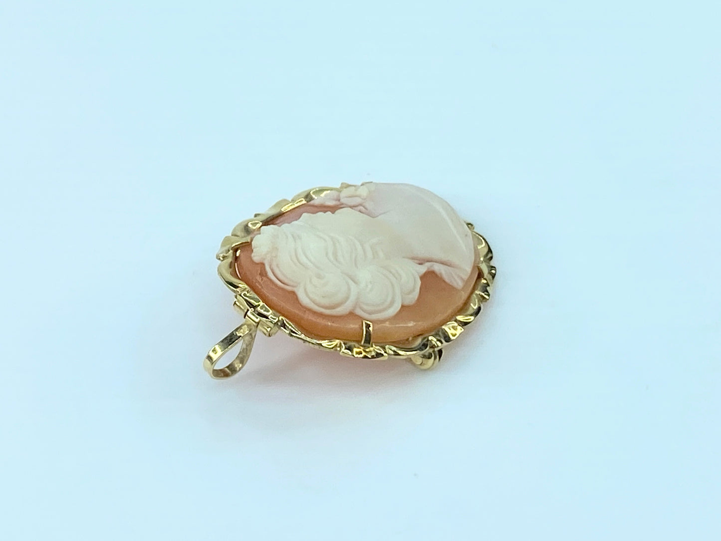 Shell Cameo Brooch pendant Young Lady 14K gold JR8989