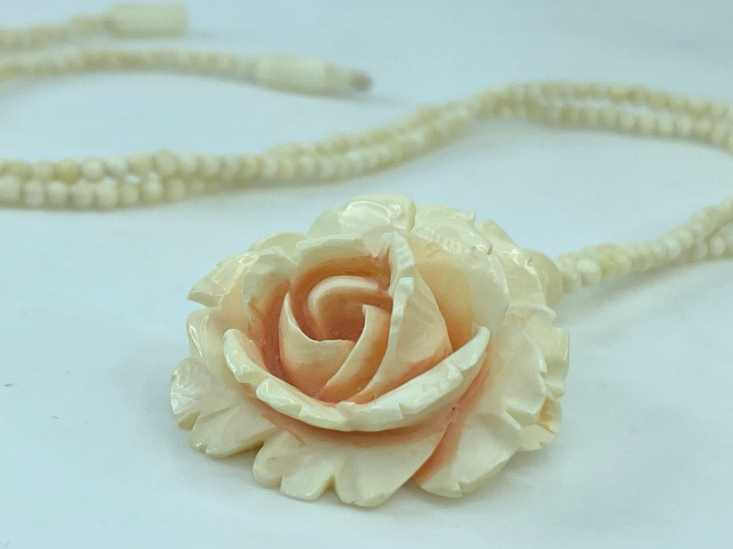 Antique Carved, Fine Resin Cabbage Rose Pendant & Bead Necklace 67g GS556