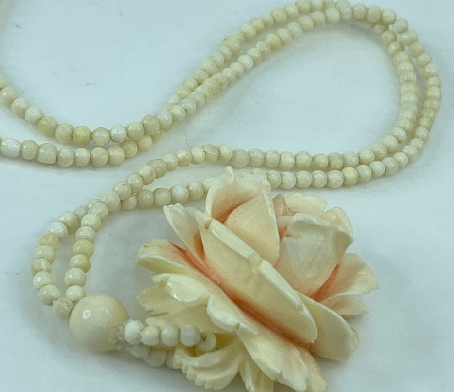 Antique Carved, Fine Resin Cabbage Rose Pendant & Bead Necklace 67g GS556
