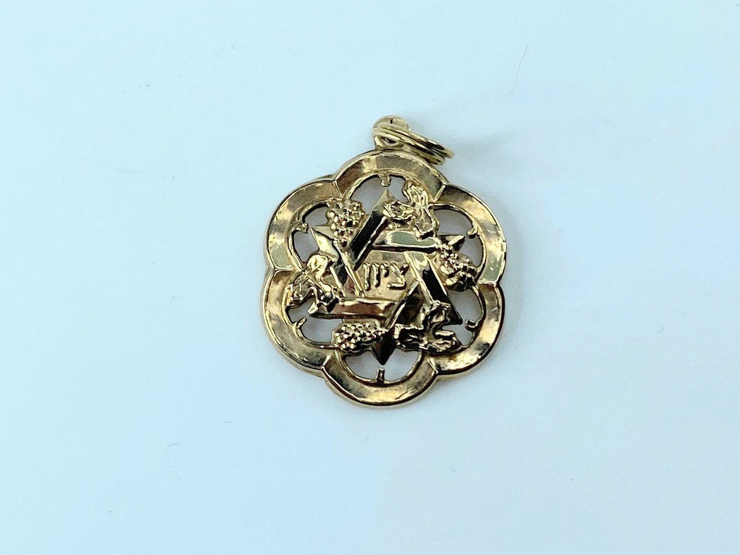 Judaica Jewish 14K gold Pendant Zion ציון floral design pendant 1.7g JR9114