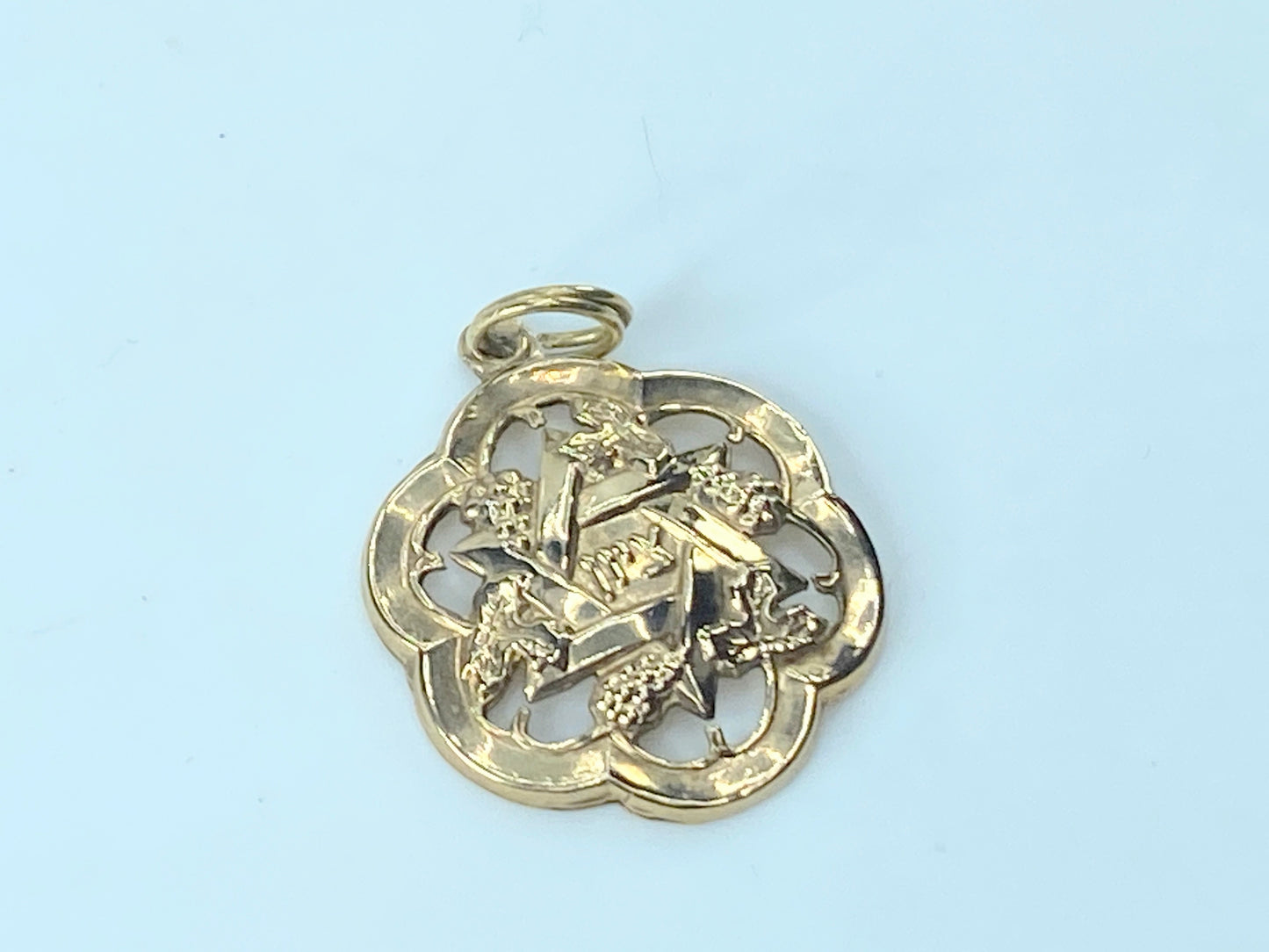 Judaica Jewish 14K gold Pendant Zion ציון floral design pendant 1.7g JR9114