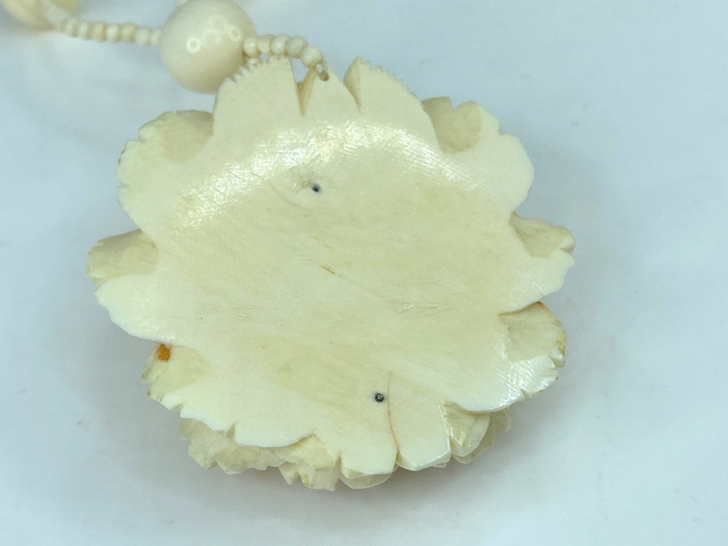 c1900 Carved Huge 2" Fine Resin Cabbage Rose Pendant & Bead Necklace GS557