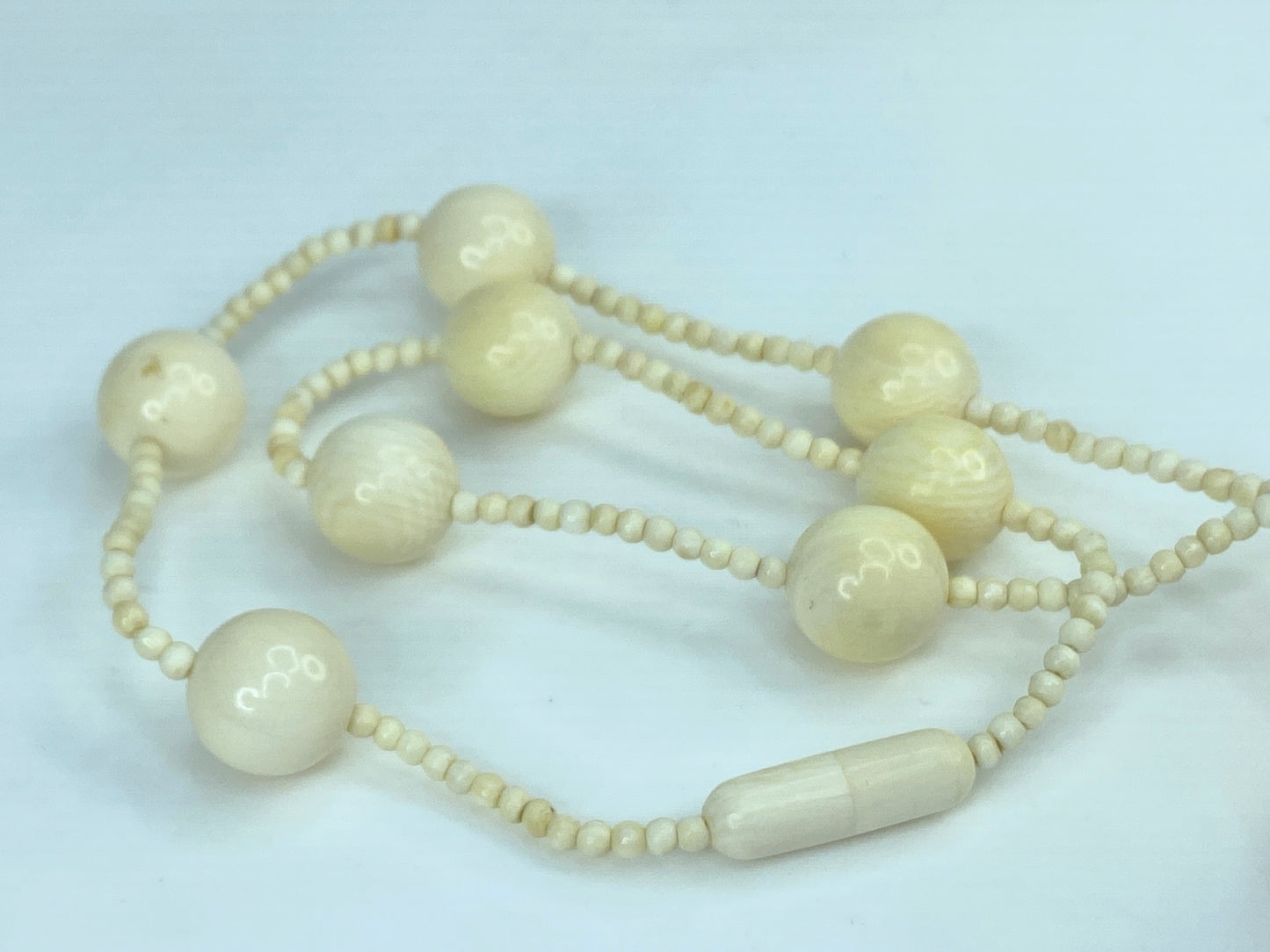 c1900 Carved Huge 2" Fine Resin Cabbage Rose Pendant & Bead Necklace GS557