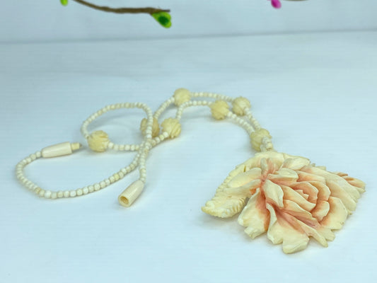 Early Century Fine Faux Ivory Cabbage Rose Pendant & Bead Necklace GS558