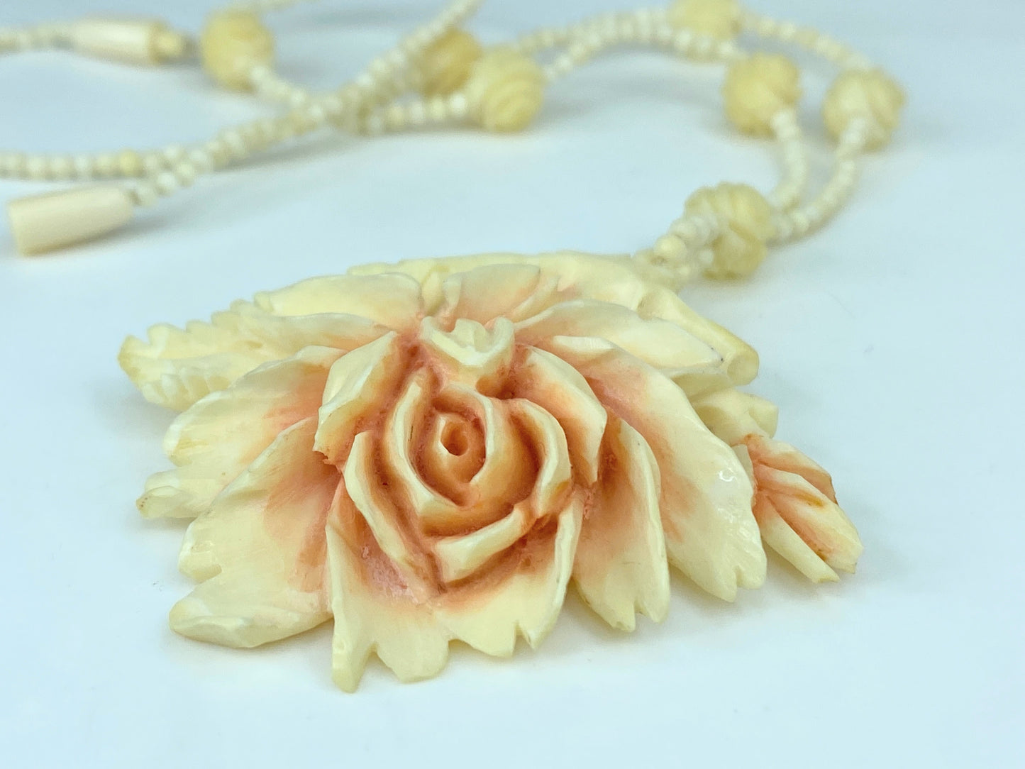 Early Century Fine Faux Ivory Cabbage Rose Pendant & Bead Necklace GS558