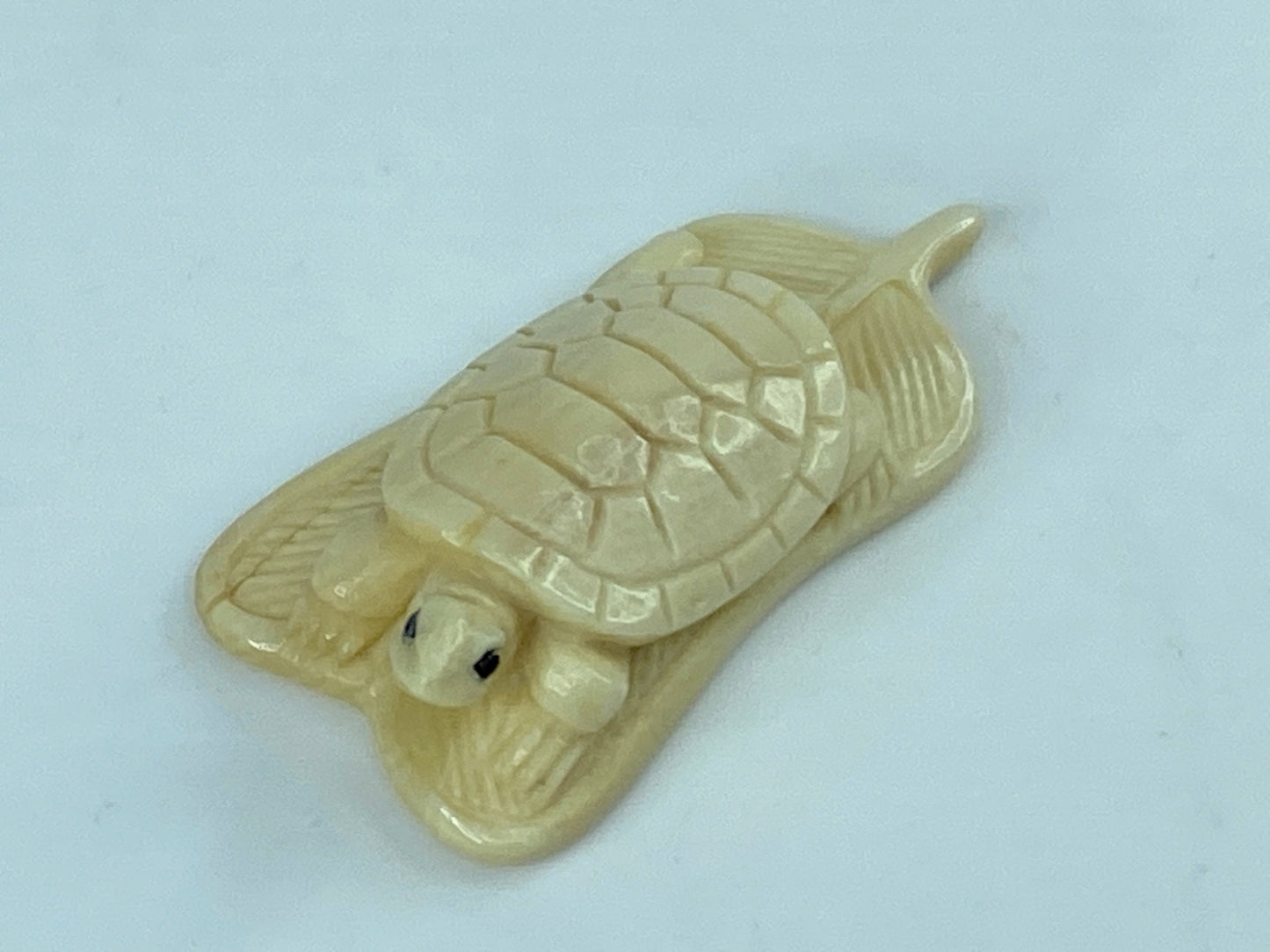 Vintage hand carved Resin Netsuke "Turtle on fan" 1 1/4" GS560