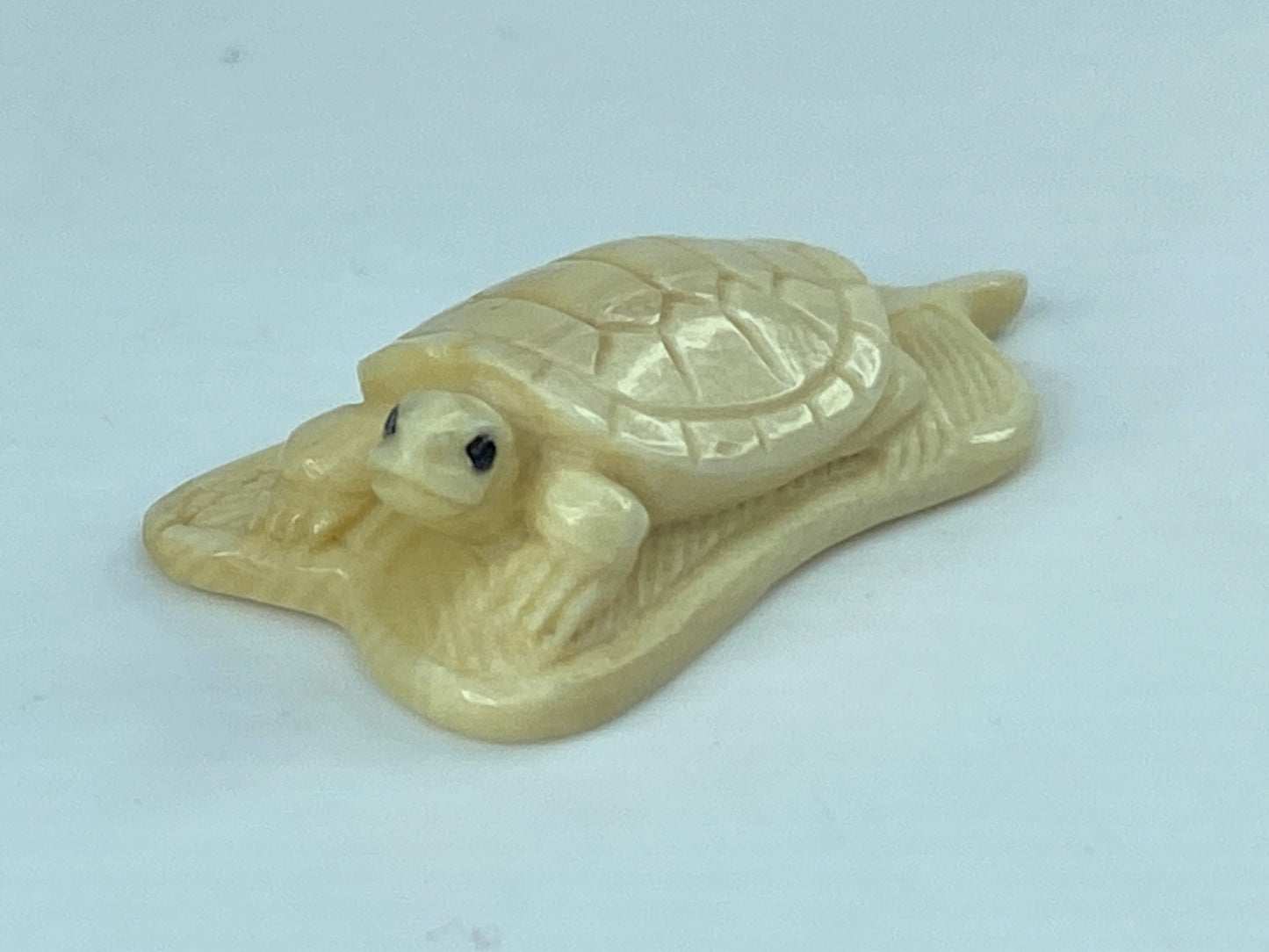 Vintage hand carved Resin Netsuke "Turtle on fan" 1 1/4" GS560