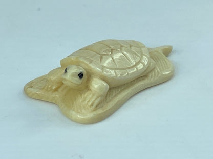 Vintage hand carved Resin Netsuke "Turtle on fan" 1 1/4" GS560