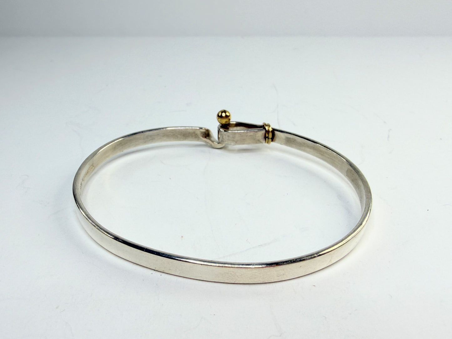 Vintage Tiffany & Co Sterling Silver eye-Hook bracelet with 18K Gold Ball JR1305