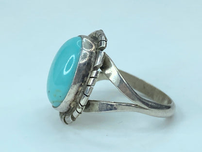 Signed 925 Sterling Silver Faux Turquoise feature ring size 7 JR763
