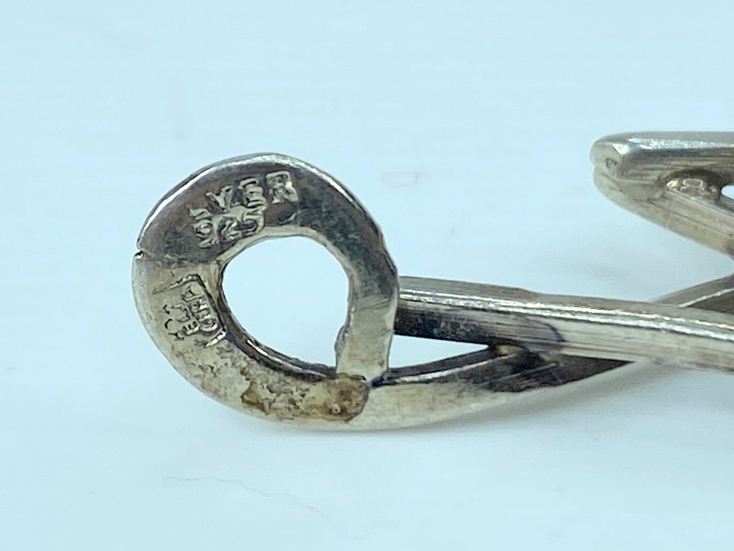 Modernist Rachel Gera Sterling silver bold design pendant 5.8g 2 1/8" x 1" JR769