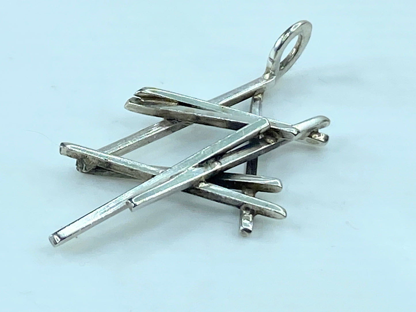 Dynamic Artist Rachel Gear sterling silver abstract STAR OF DAVID pendant JR772